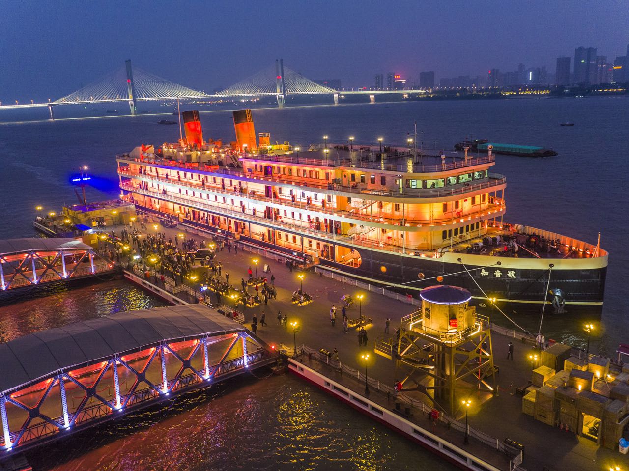 Joint Magical Tour of Fun Night at Wuhan·Zhiyinhao /Yellow Crane Tower & HOTEL ANDI (图1) Joint Magical Tour of Fun Night at Wuhan·Zhiyinhao /Yellow Crane Tower & HOTEL ANDI (图1)